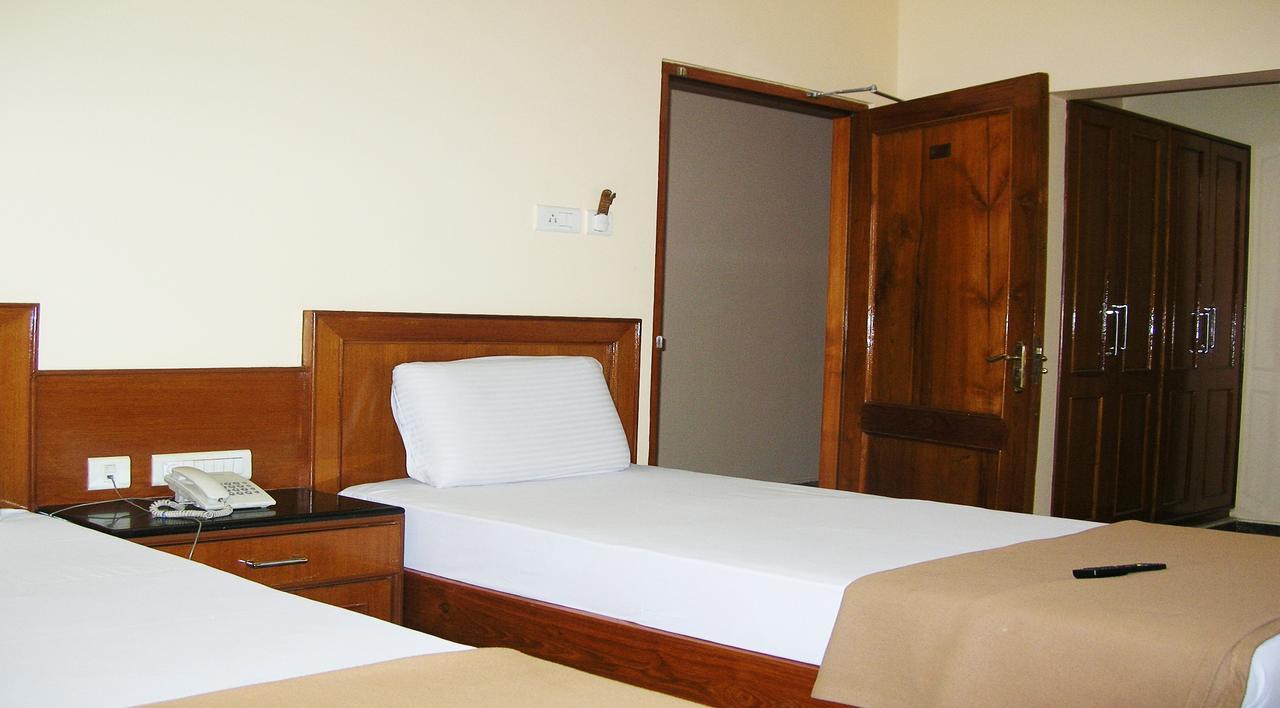 Hotel Athidhi Residency Tirupati Esterno foto