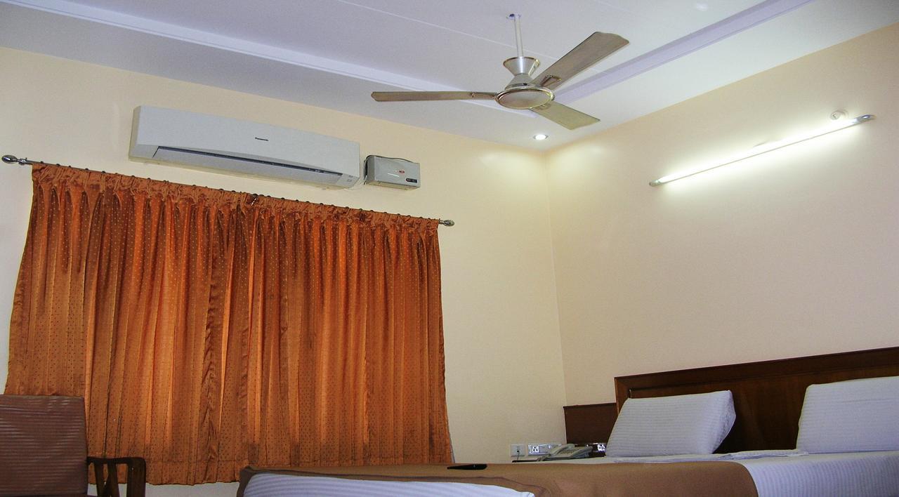 Hotel Athidhi Residency Tirupati Esterno foto