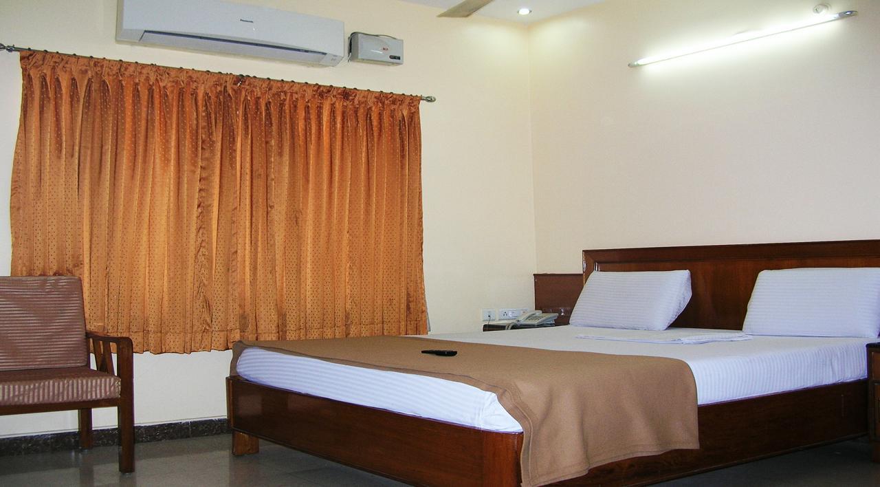 Hotel Athidhi Residency Tirupati Esterno foto
