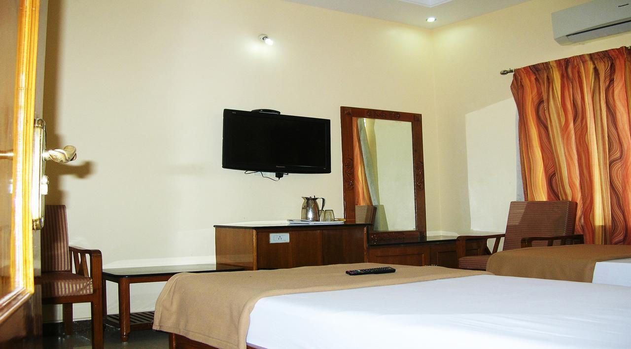 Hotel Athidhi Residency Tirupati Esterno foto