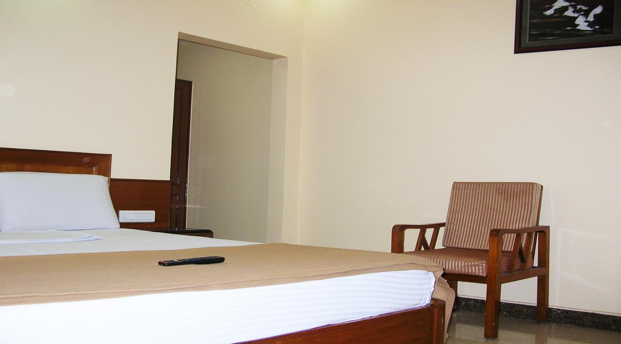 Hotel Athidhi Residency Tirupati Esterno foto