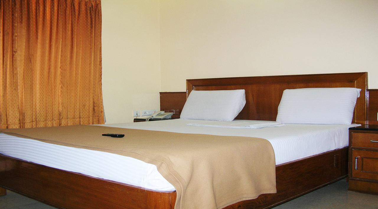 Hotel Athidhi Residency Tirupati Esterno foto