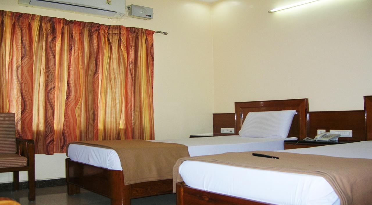 Hotel Athidhi Residency Tirupati Esterno foto